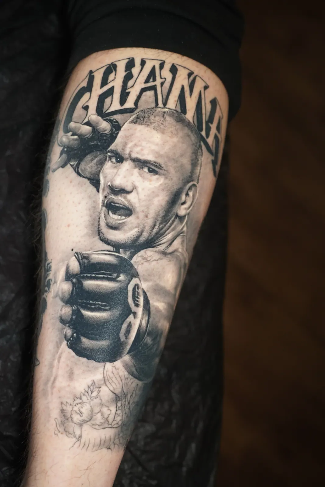 Tatuaje cicatrizado: Alex Pereira Porträt, tatuado por A-Dem