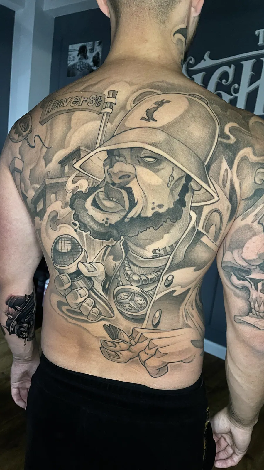 Tatuaje cicatrizado: Chicano Backpiece, tatuado por A-Dem