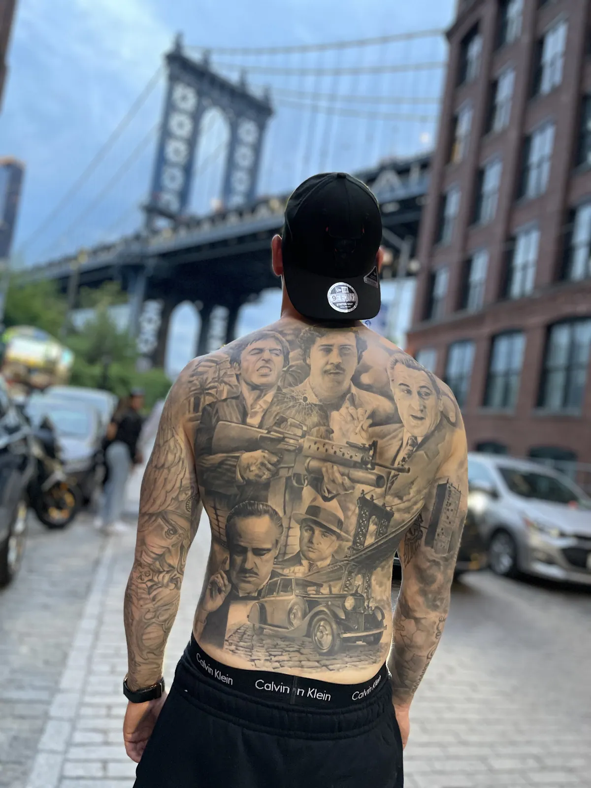 Tatuaje cicatrizado: Gangster Backpiece, tatuado por A-Dem