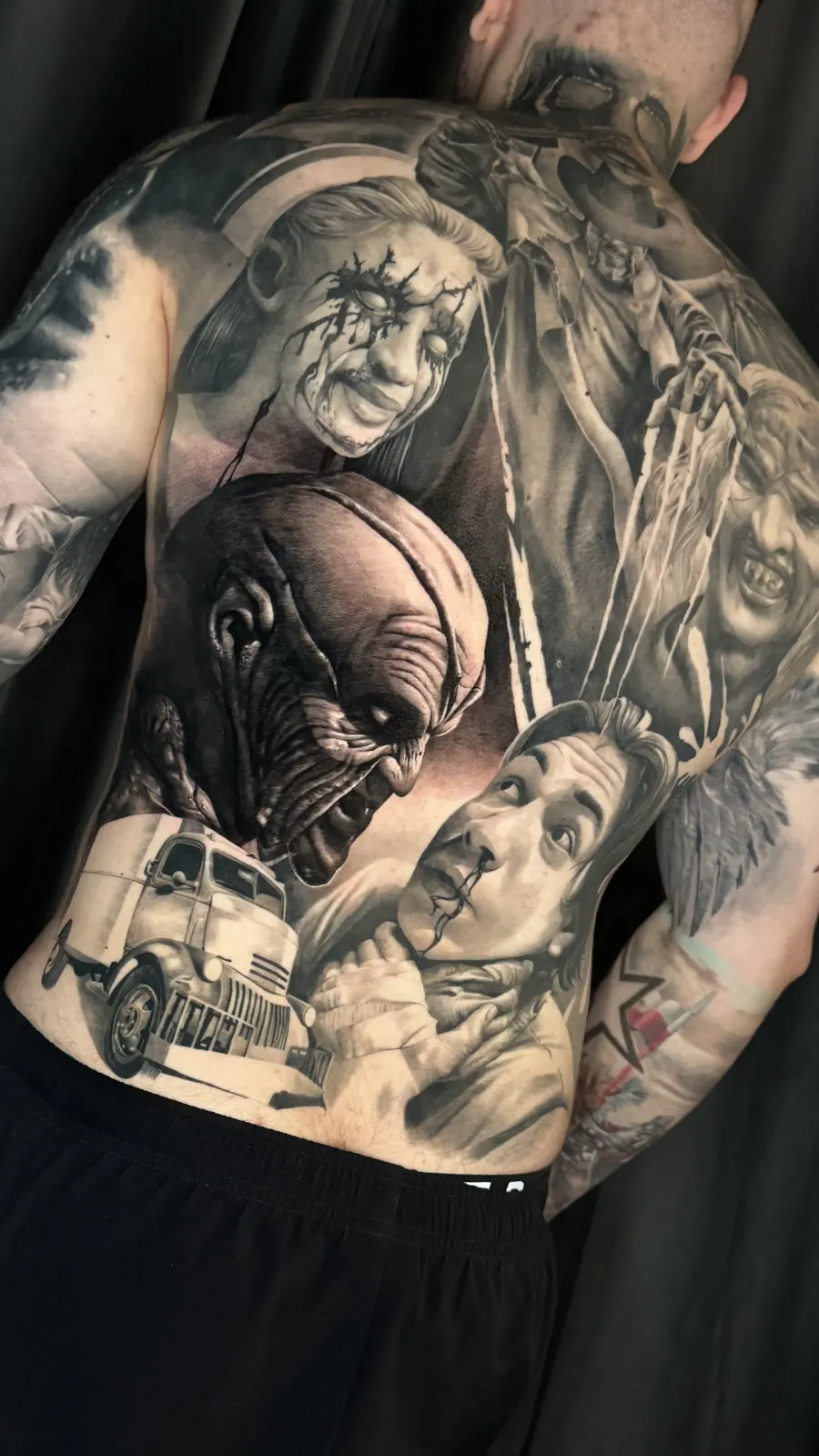 Tatuaje cicatrizado: Horror Sleeve, tatuado por A-Dem