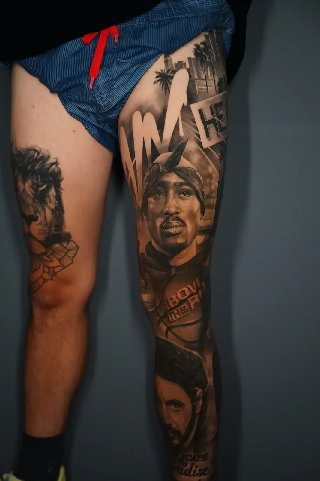 Tatuaje cicatrizado: Tupac Bein-Sleeve, tatuado por A-Dem