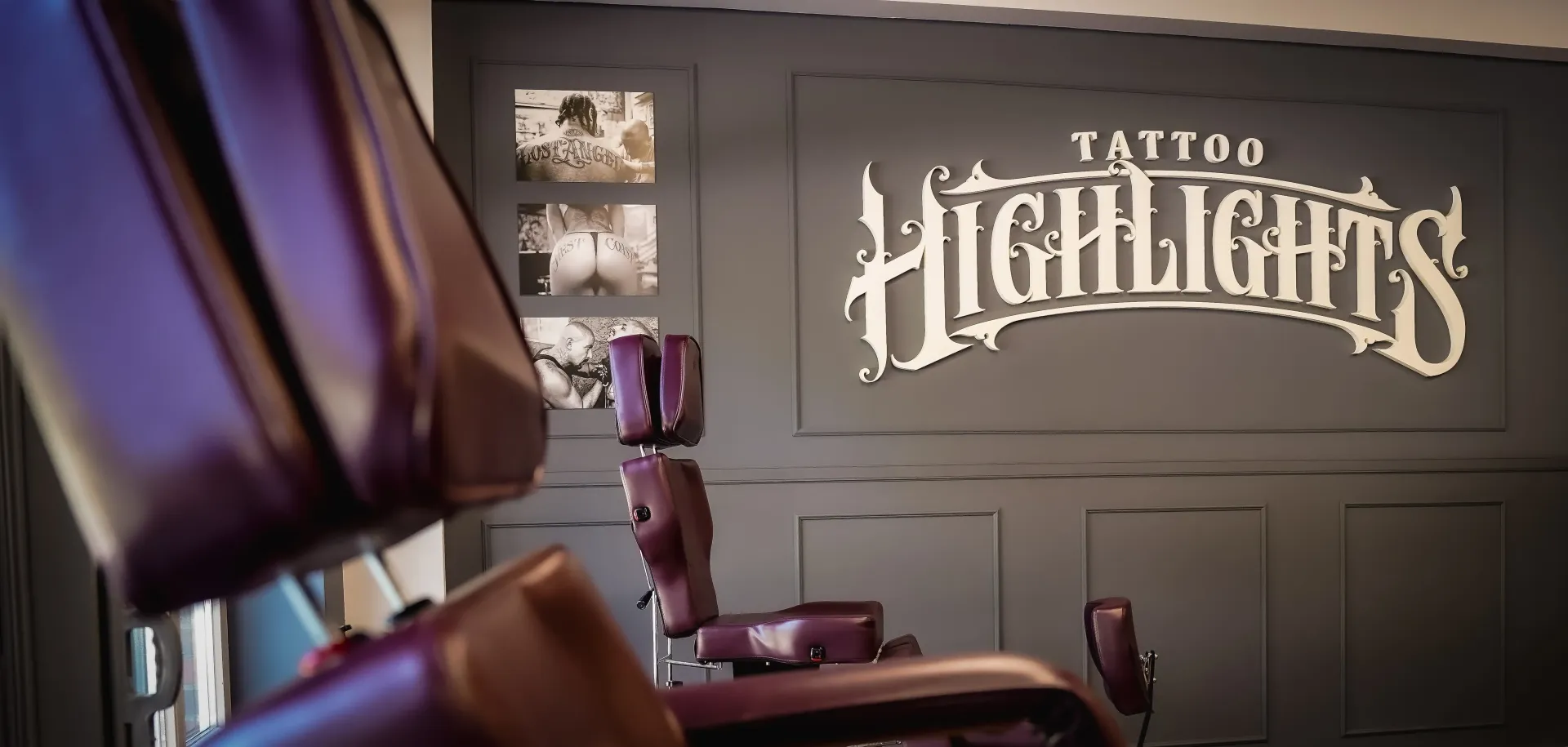 Offener großer Raum mit mehreren Tattoo-Plätzen bei Tattoo Highlights Hamburg